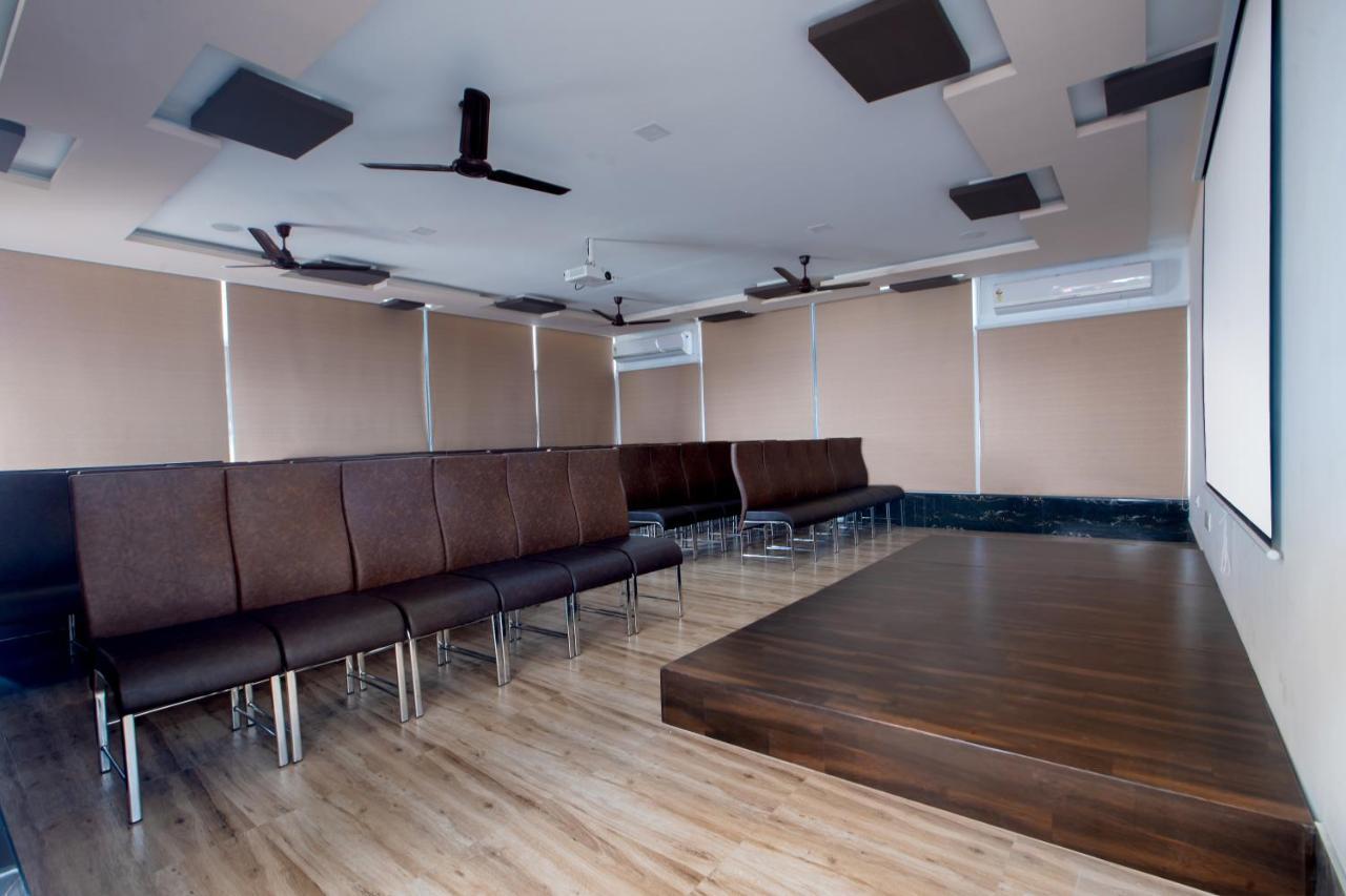 Crystal Lake Suites Coimbatore Dış mekan fotoğraf