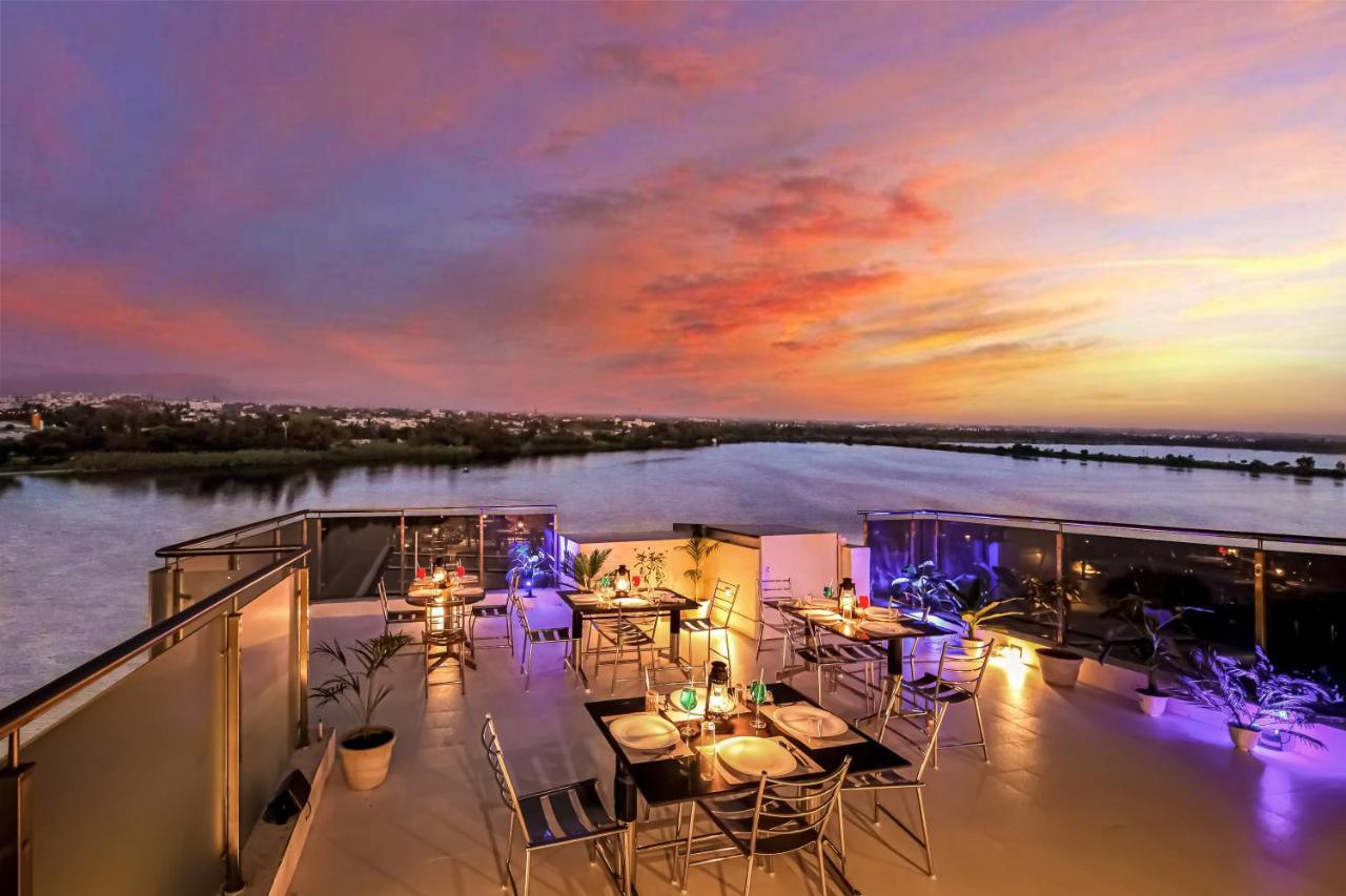 Crystal Lake Suites Coimbatore Dış mekan fotoğraf