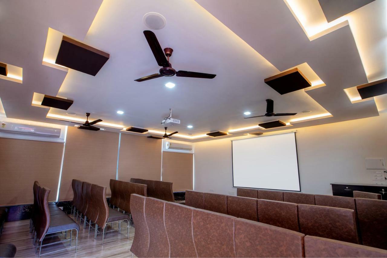 Crystal Lake Suites Coimbatore Dış mekan fotoğraf